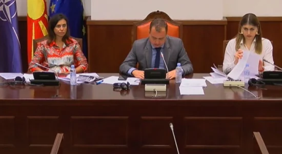 Komisioni për sistem politik dhe marrëdhënie mes bashkësive t’i japë për lexim të mëtutjeshëm ndryshimet dhe plotësimet e Kodit penal