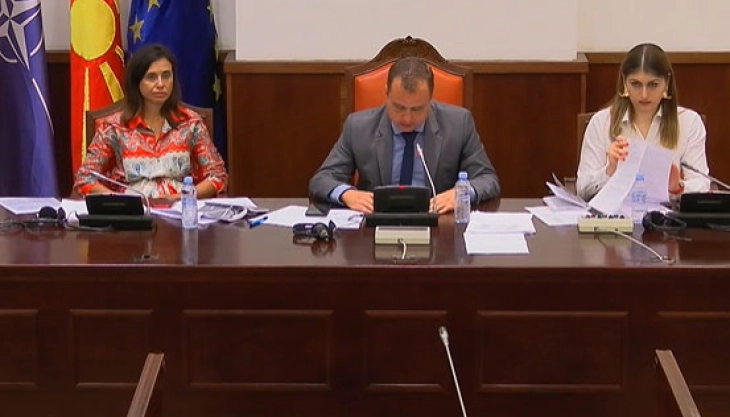 Komisioni për sistem politik dhe marrëdhënie mes bashkësive t’i japë për lexim të mëtutjeshëm ndryshimet dhe plotësimet e Kodit penal