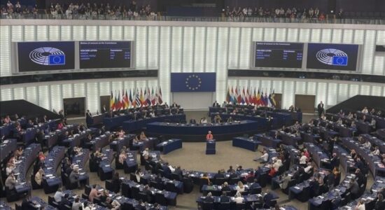 Irani zotohet të “aplikojë reciprokisht çdo kufizim” pasi Parlamenti Evropian ndaloi hyrjen e diplomatëve të tij