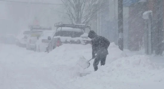 Stuhi dimërore e rrezikshme përfshin SHBA-në, shtatë të vdekur dhe mijëra pa energji elektrike