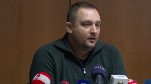 (VIDEO) Sindikalistët paralajmërojnë bllokimin e Kuvendit dhe grevë të përgjithshme