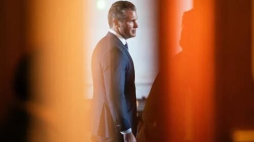 Shefi i Pentagonit: Rreth 200 trupa amerikane hynë në Karakas për të kapur Maduron