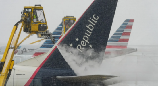 Stuhia e akullt në SHBA, rreth 4,000 fluturime anulohen për shkak të valës historike të motit të keq