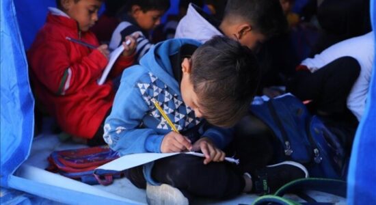 OKB: Izraeli po bllokon furnizimet arsimore për Gazën, ndërsa dimri përkeqëson krizën humanitare