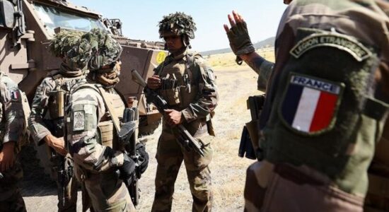 Macron: Franca do të dërgojë më shumë trupa, mjete ajrore dhe detare në Grenlandë