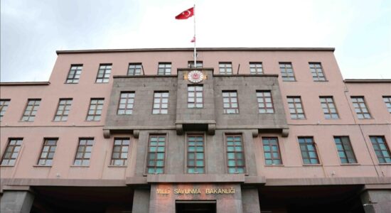 Turqia mohon raportet për tërheqjen e trupave nga postet ushtarake në veri të Sirisë