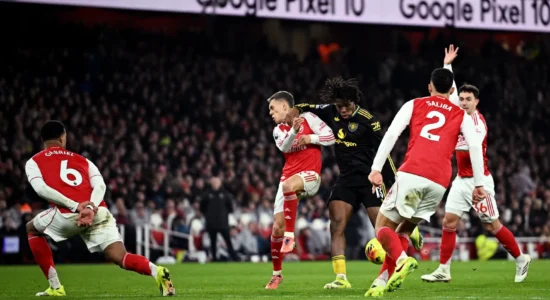 United shkëlqen me Carrick, fitore spektakolare ndaj Arsenalit