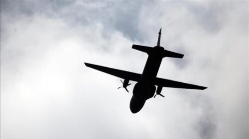 Zhduket një aeroplan indonezian me 10 persona në bord