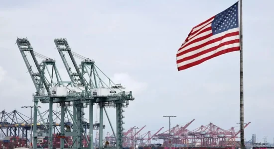 Tarifat e reja të Trump hyjnë në fuqi, u caktua me 15% por norma do të jetë 10%