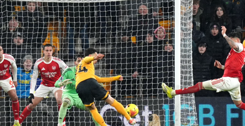 Arsenal barazon 2-2 me Wolves në një ndeshje dramatike