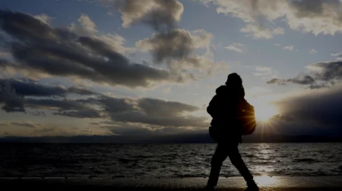 Temperatura të ulëta në mëngjes, erë e fortë gjatë ditës