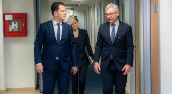 Ministrat Sali dhe Mucunski takuan eurokomesarin Magnus Brunner