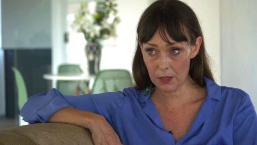 Rrëfimi tronditës i mbijetueses së Epstein: Ai më preku me forcë