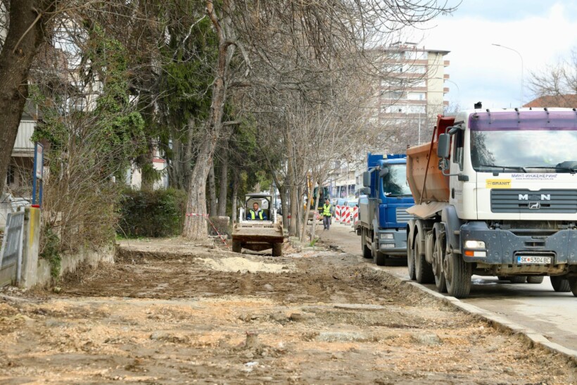 Filloi rikonstruimi i rrugës “Ferid Murat” në Çair, premtime të reja edhe për zgjerimin e rrugës “Cvetan Dimov”