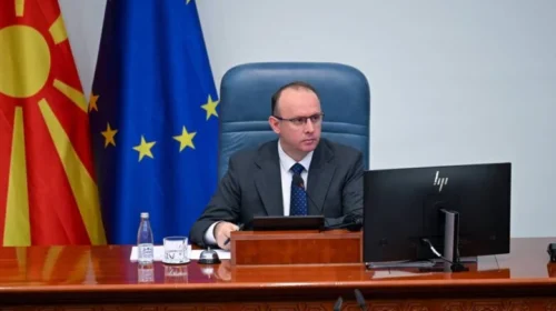 Afrim Gashi uron Albulena Haxhiun për zgjedhjen në krye të Kuvendit të Kosovës