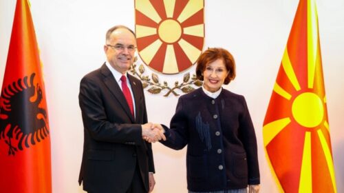 (VIDEO) Siljanovska Davkova takohet me Begajn: “Shqiptarët, shtetformues konstruktiv dhe demokratik”