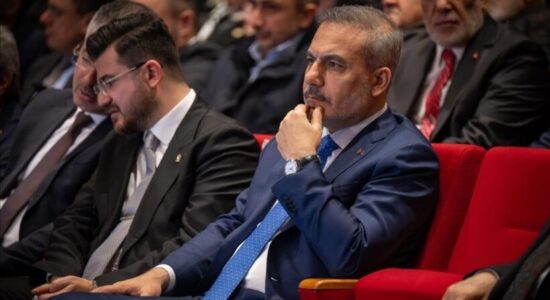 Kryediplomati turk zhvillon biseda telefonike me homologët pas sulmeve SHBA-Izrael ndaj Iranit