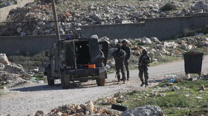 Kolonët e paligjshëm izraelitë zhvendosin 15 familje palestineze në Bregun Perëndimor të pushtuar