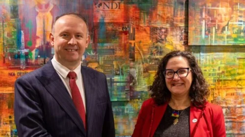 Kryeparlamentari Gashi në Uashington takohet me drejtuesit e NDI-së