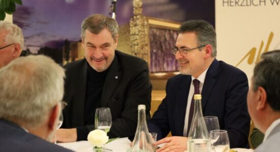 Shkupjani Benjam Idriz mbledh elitën politiko-shoqërore në iftar në Xhaminë e Penzbergut