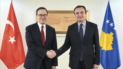 Kurti takoi Ambasadorin e Turqisë në Kosovë, Angili