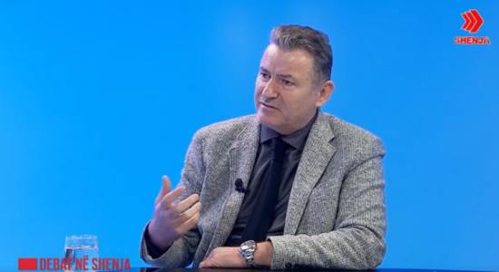 A është shqipja gjuhë zyrtare? Maksuti: Kushtetuta e zgjidh këtë çështje