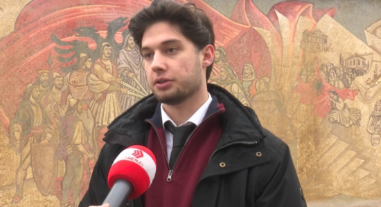 (VIDEO) Peticion për provimin e jurispodencës në shqip, Ademi: Presim të na dëgjojnë