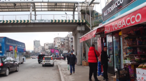 (VIDEO) Gjorgjievski paralajmëron heqjen e “Ali Tobakos” nga trotuari në Bit Pazar