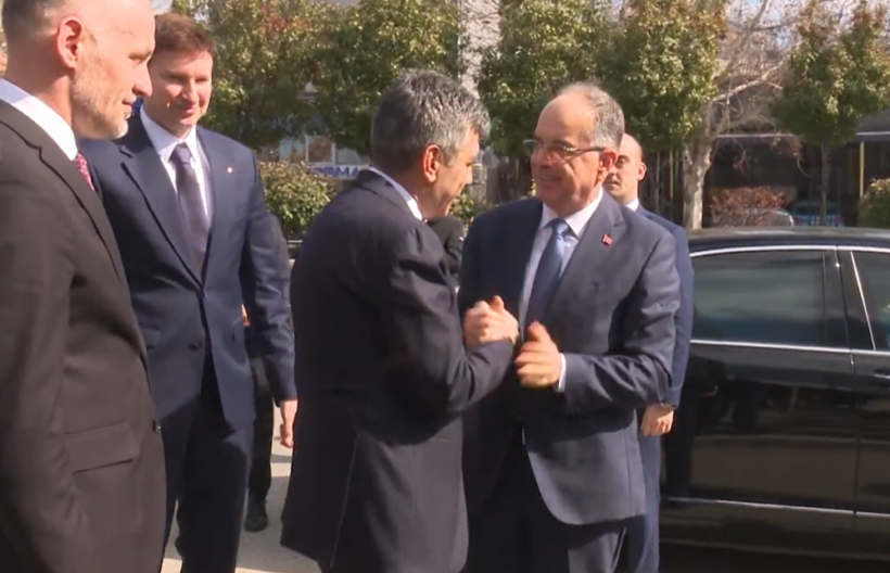 (VIDEO) Presidenti i Shqipërisë nis vizitën zyrtare në RMV