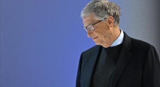 Bill Gates kërkon ndjesë për lidhjet me Epstein, thotë se ishte “gabim”