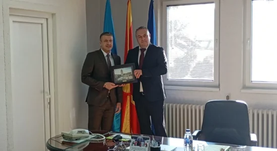 Perinski: Mbi 220 milionë euro në dispozicion të komunave – Berova shembull për zhvillim të qëndrueshëm lokal