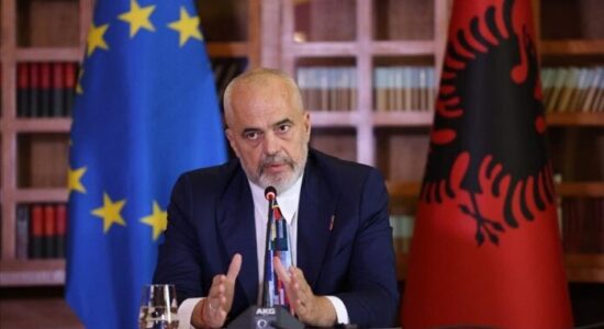 Edi Rama e quan “idiot ndërkombëtar” prokurorin Howling