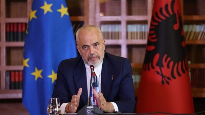 Edi Rama e quan “idiot ndërkombëtar” prokurorin Howling