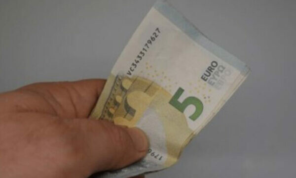 I ofroi 5 euro ryshfet policit në Vërmicë, arrestohet shtetasi i Maqedonisë së Veriut