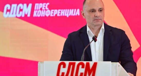 Filipçe: E mbështesim nismën për uljen e pagave të funksionarëve