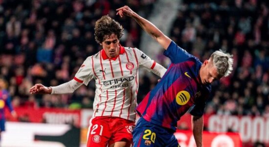 Girona rrëzon Barcelonën, Real Madridi merr kreun