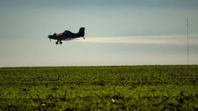 Avion, aeroplan, spërkatje