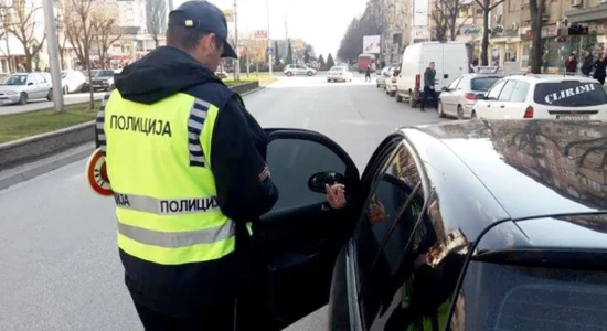 Ndalohet një zyrtar policor në Dellçevë, kapet duke vozitur pa leje