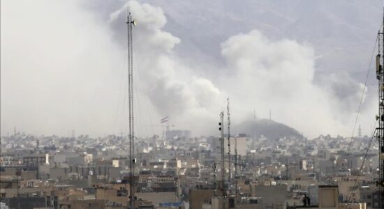 Të paktën 40 të vrarë nga një sulm izraelit mbi një shkollë vajzash në jug të Iranit