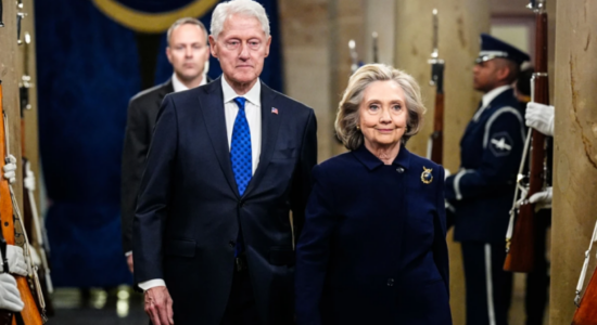 Clintonët pajtohen të dëshmojnë për Epsteinin