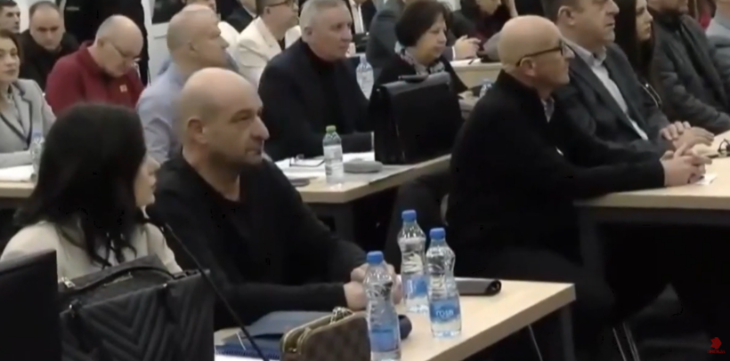 (VIDEO) Avokatët kërkojnë ndërprerjen e procedurës për disa të akuzuar në rastin e Koçanit