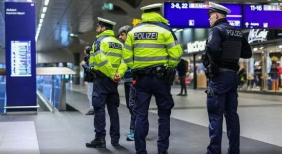 Vritet makinisti i trenit në Gjermani nga një 26-vjeçar pa biletë