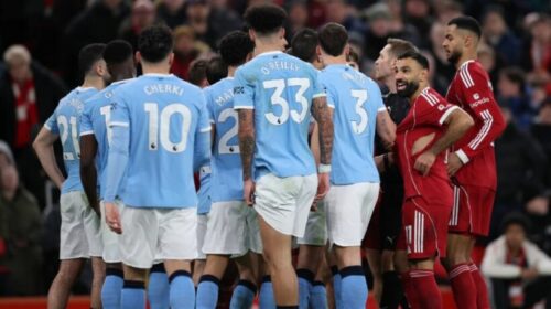 Përmbysje e çmendur ndaj Liverpool, City feston pas fundit dramatik