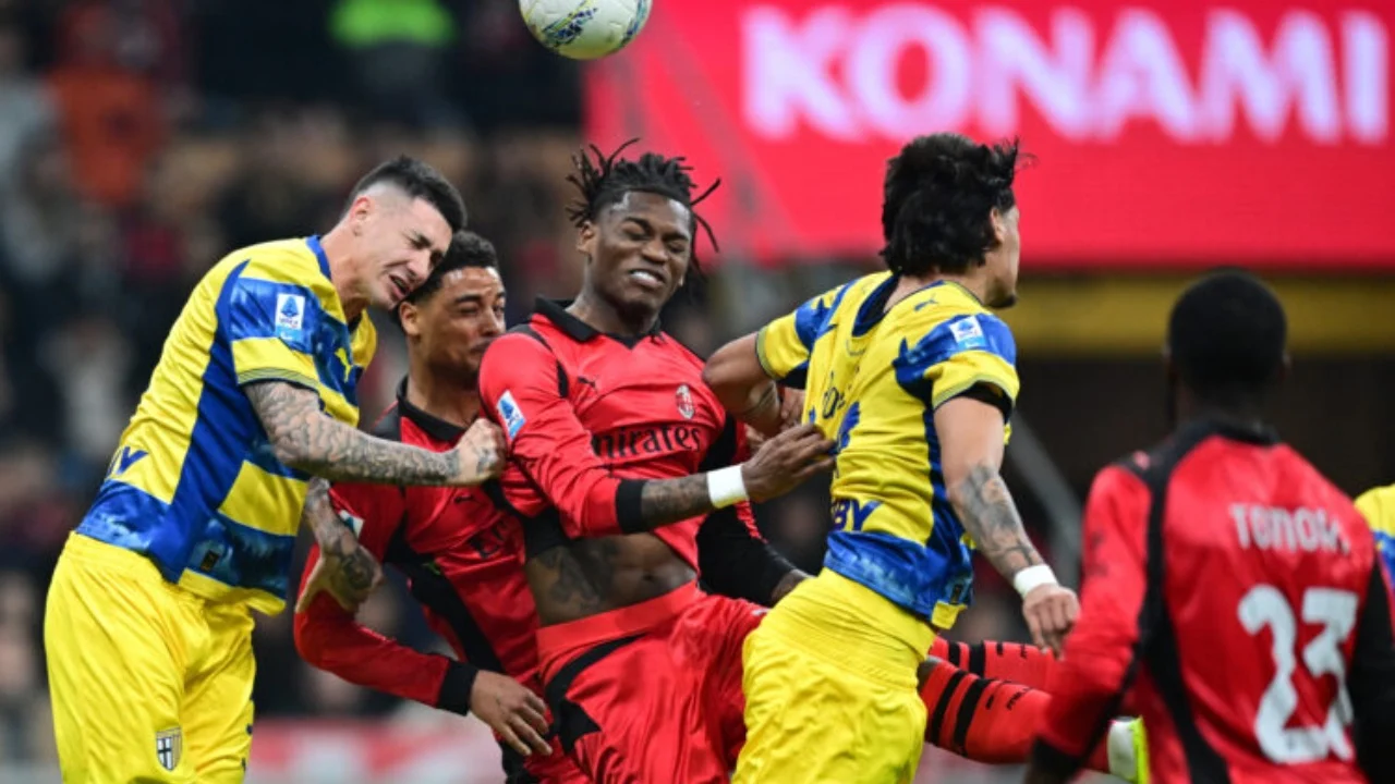 Dorëzohet Milani pas 24 javësh  Parma i bën surprizën e hidhur kuqezinjëve duke i mundur në  San Siro 