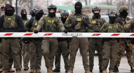 Pas tensioneve në Minneapolis, agjentët federalë të imigracionit do të pajisen me kamera trupore