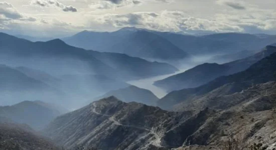 Mot me vranësira të ndryshueshme, pasdite reshje të herëpashershme shiu, ndërsa në male borë