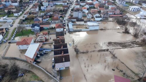 Elmazi pas vërshimeve në Saraj: Po punojmë intensivisht për ta menaxhuar situatën, qytetarët të shmangin  zonat e rrezikuara