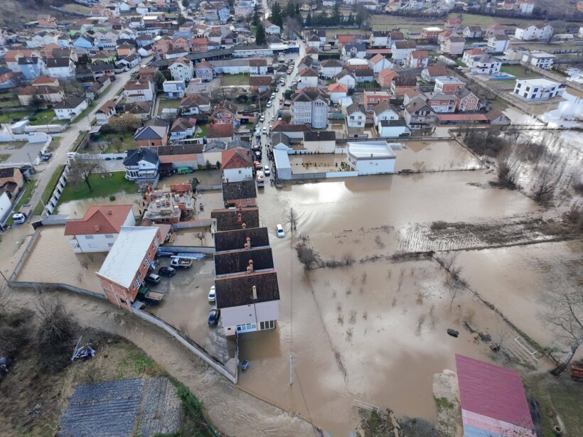 Elmazi pas vërshimeve në Saraj: Po punojmë intensivisht për ta menaxhuar situatën, qytetarët të shmangin  zonat e rrezikuara