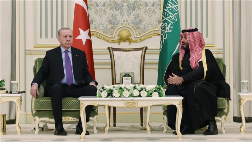 Presidenti turk Erdogan dhe princi saudit i kurorës takohen në Riad