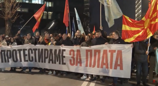 (VIDEO) Nëse nuk pranohen kërkesat, sindikalistët kanë vendosur që të bllokojnë objektin e Kuvendit